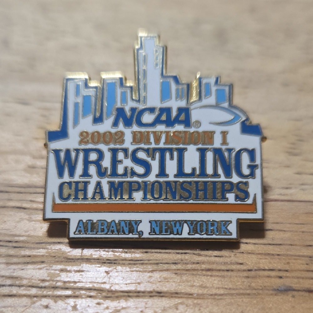 2002 Division 1 NCAA Wrestling Championships Pin Albany New York Lapel Pin